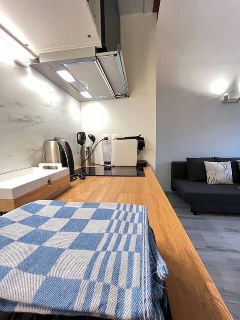 f4ce20e7-dea3-4dfa-96f7-3e44f93fc15b