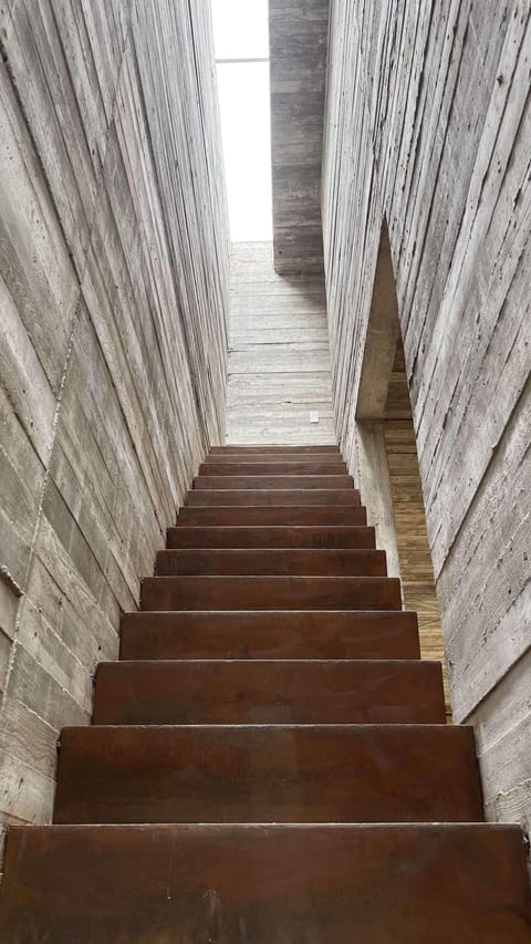 Ona Stairs to Bedrooms