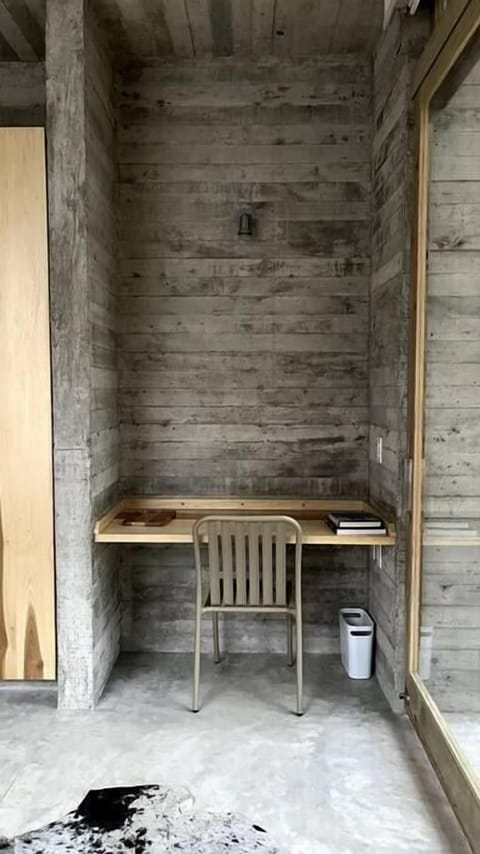 Lua Bedroom Workstation