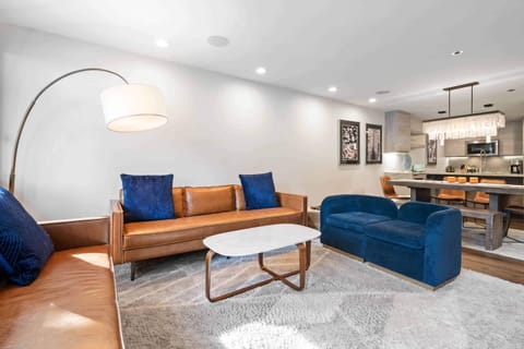 1701381203945-2041-16