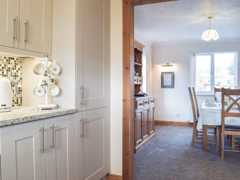Kitchen | Ty Twt, Clynderwen