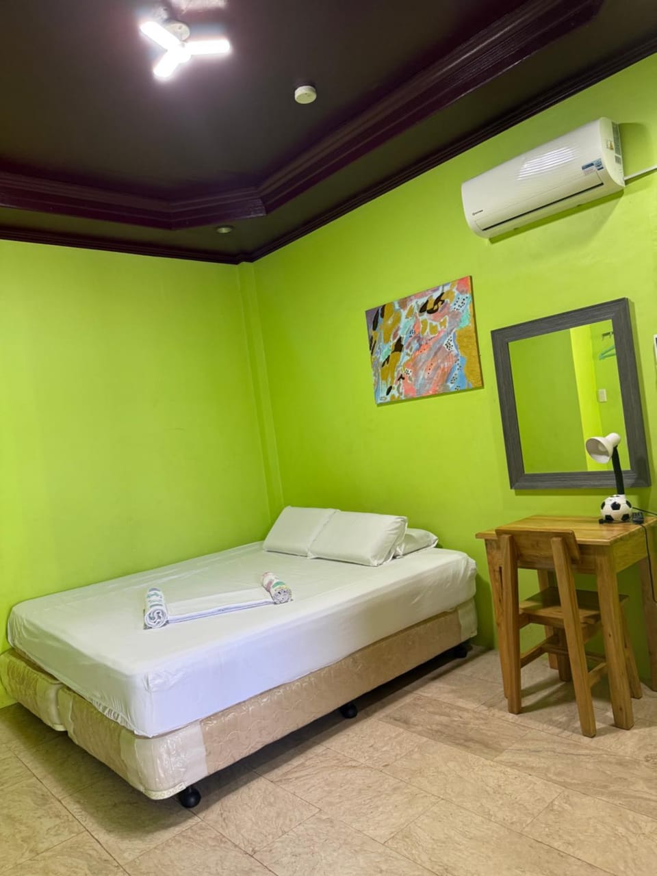 Bed, Photo of the whole room, Seating area, Bedroom, air conditioner