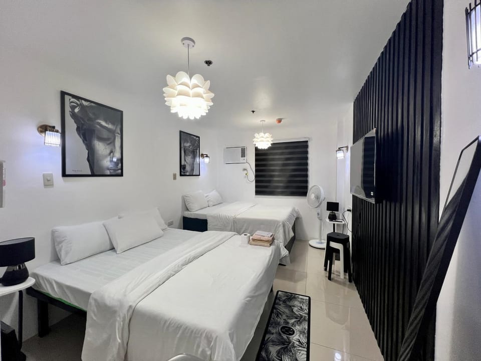 Staycation Condotel Room to Stay Paranaque Apartment hotel in Las Pinas