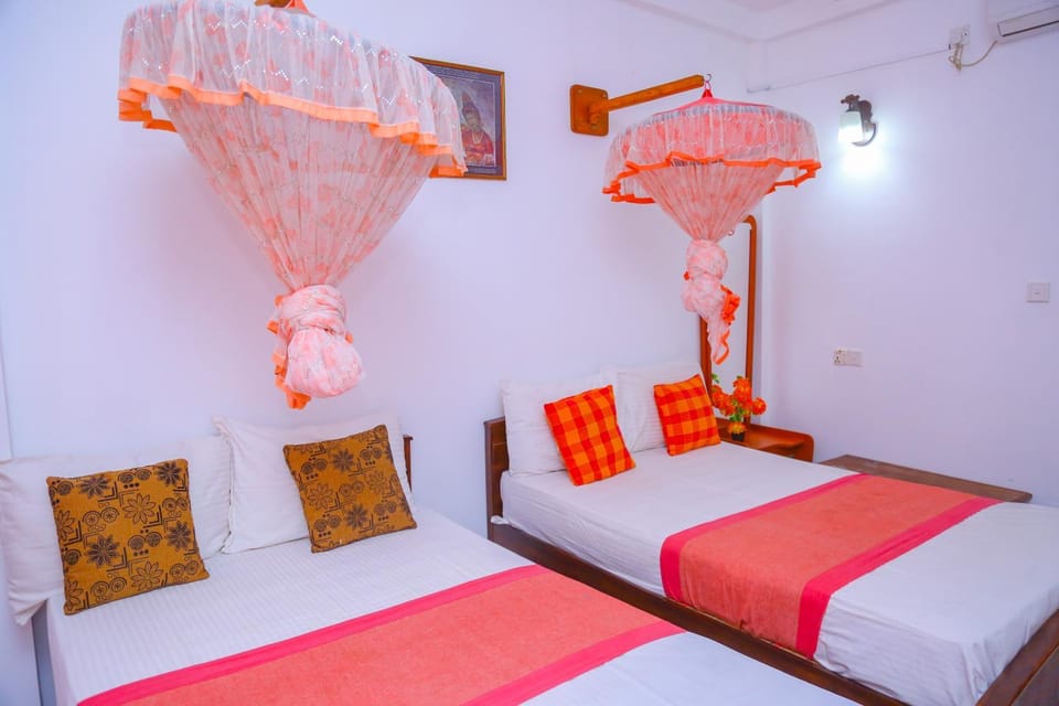 Canal Side Guest House Polonnaruwa Hotel in Sri Lanka