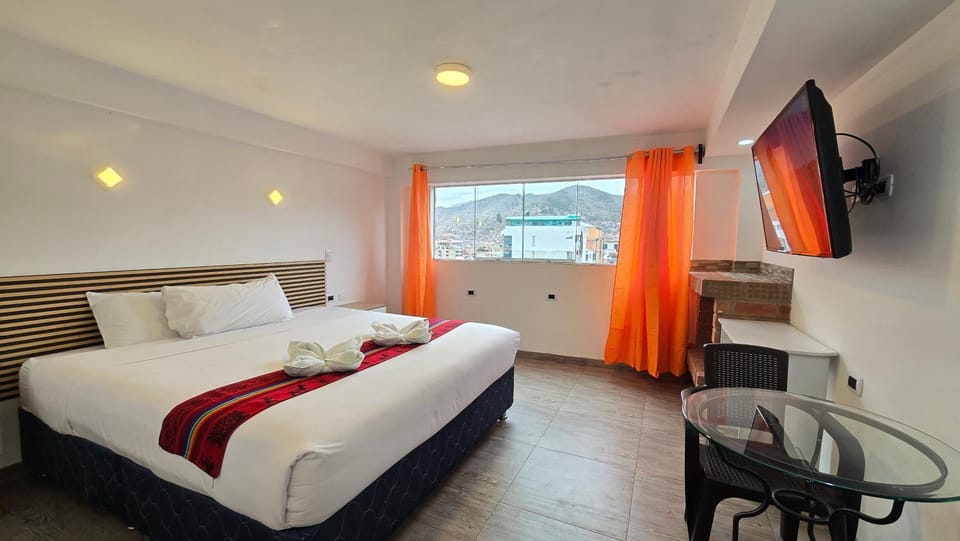 TV and multimedia, Dining area, Bedroom