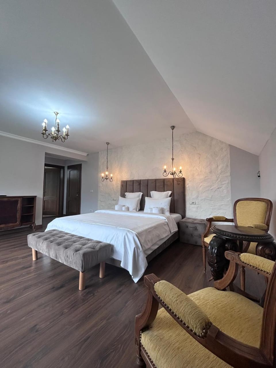 Crai Stone House Bed and Breakfast in Brașov County