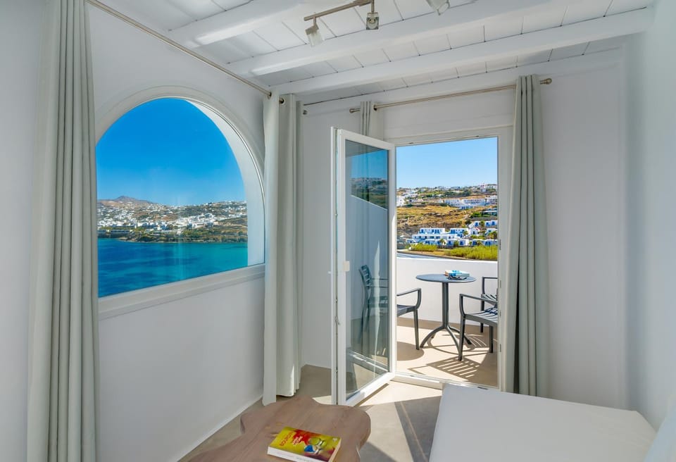 Natural landscape, Balcony/Terrace, Sea view