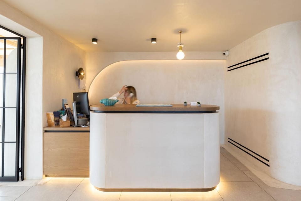 Property building, Lobby or reception