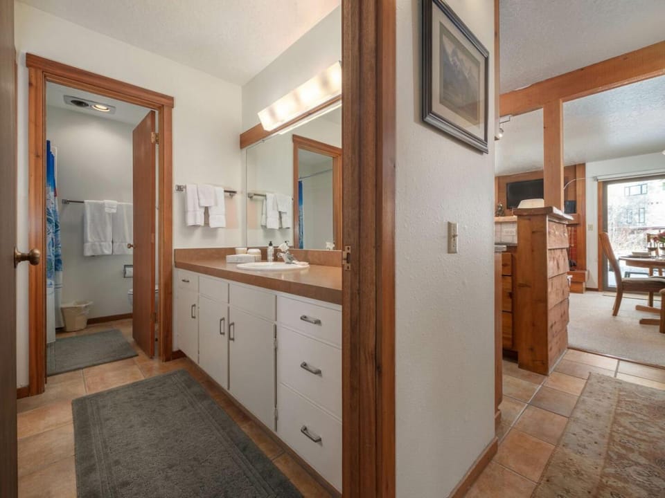 RMR Chokeberry 3814 Condo in The - B6c0b6 