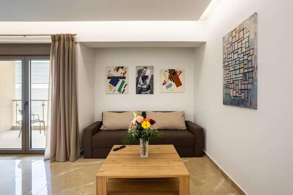 Living room, Decorative detail, Seating area
