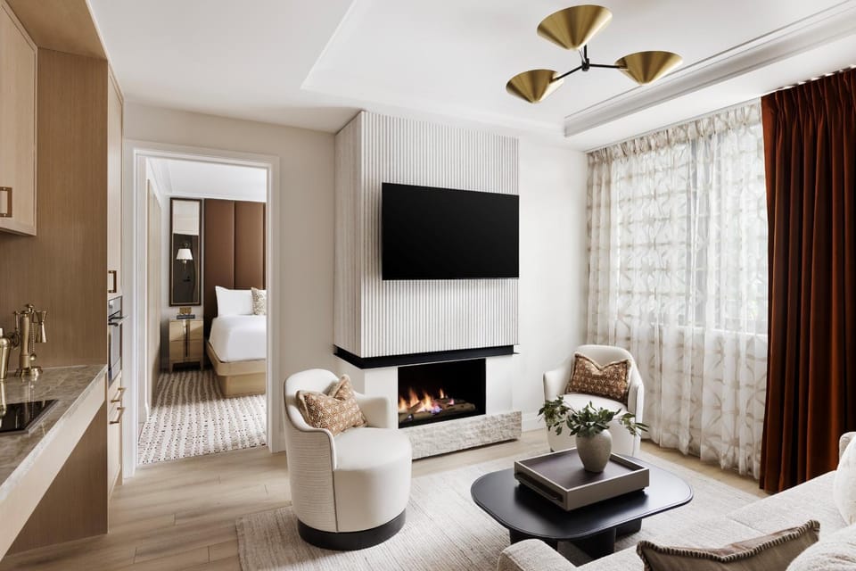 Communal lounge/ TV room, TV and multimedia, Living room, Seating area, Evening entertainment