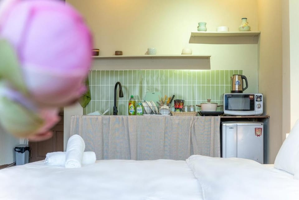 SWAI4 Cozy 1Bed Studio with Private Kitchen and Bathroom in Old Quarter Bed and Breakfast in Hanoi