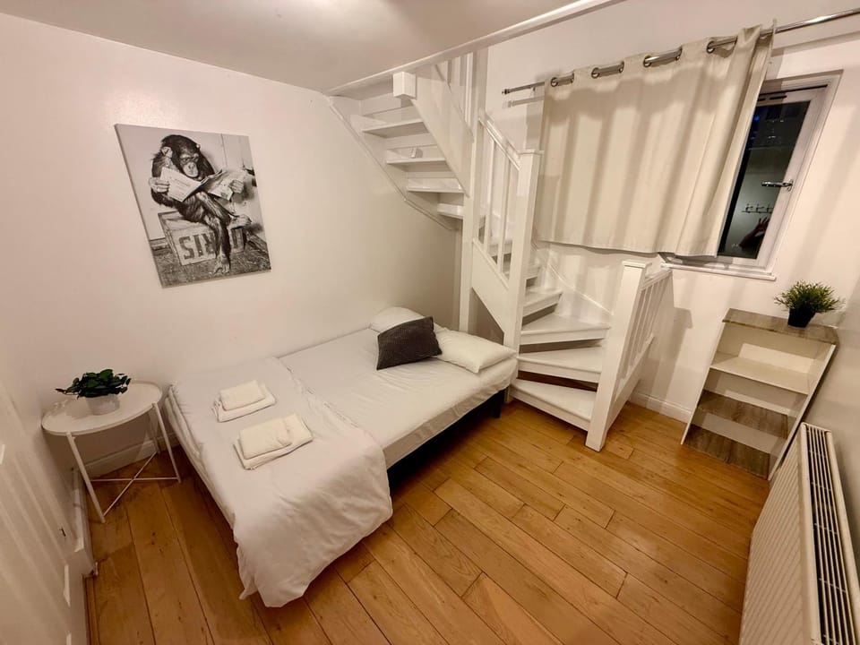 Living room, Photo of the whole room
