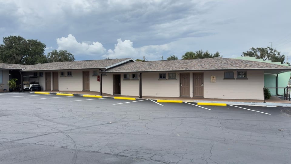 Budget Inn Motel in Eustis, Florida, USA