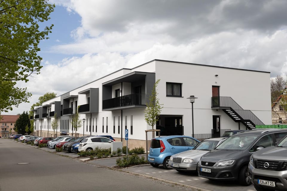 Property building, Street view, Location