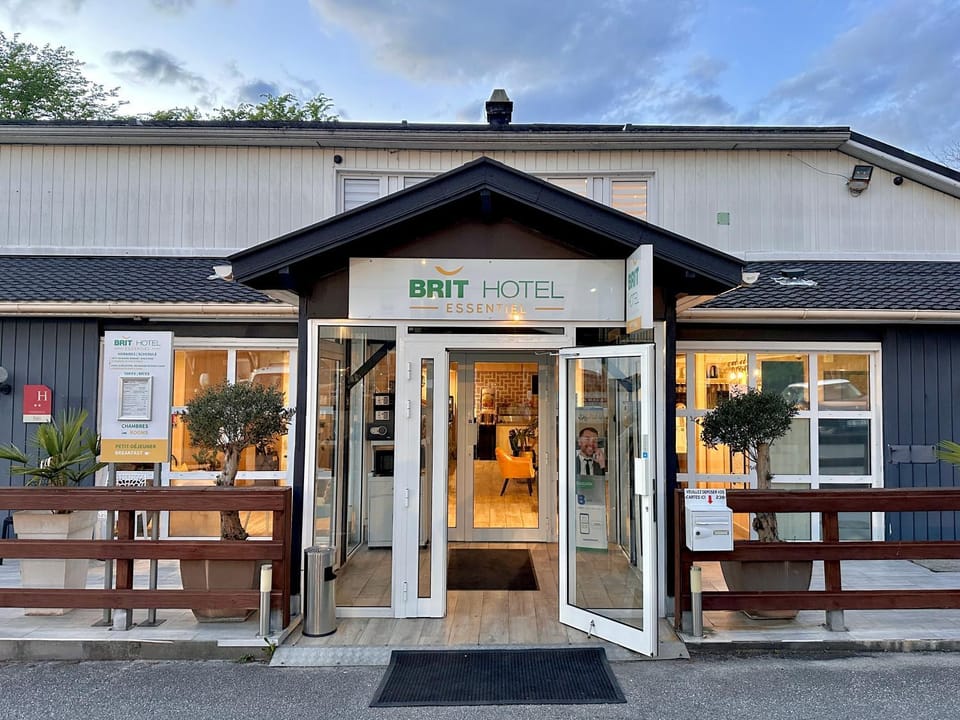 Property building, Facade/entrance