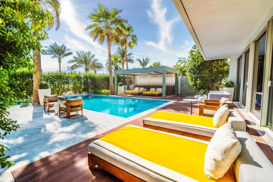 Garden view, Swimming pool, sunbed