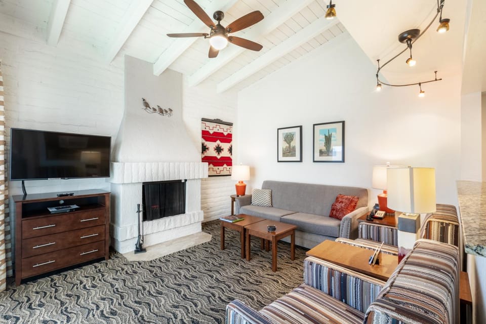Living room, Seating area, fireplace