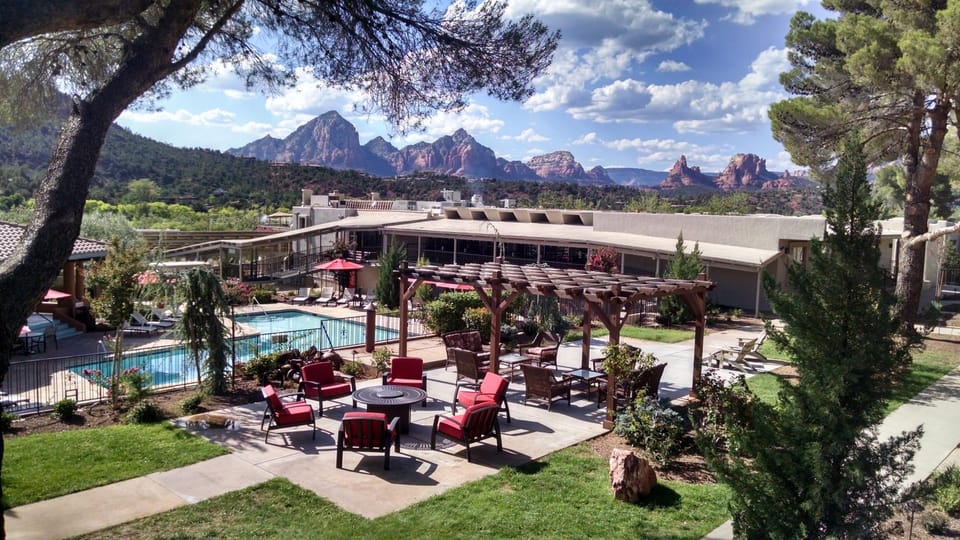 Garden, Balcony/Terrace, Mountain view, Pool view