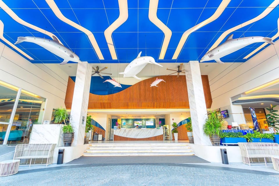 Patio, Facade/entrance