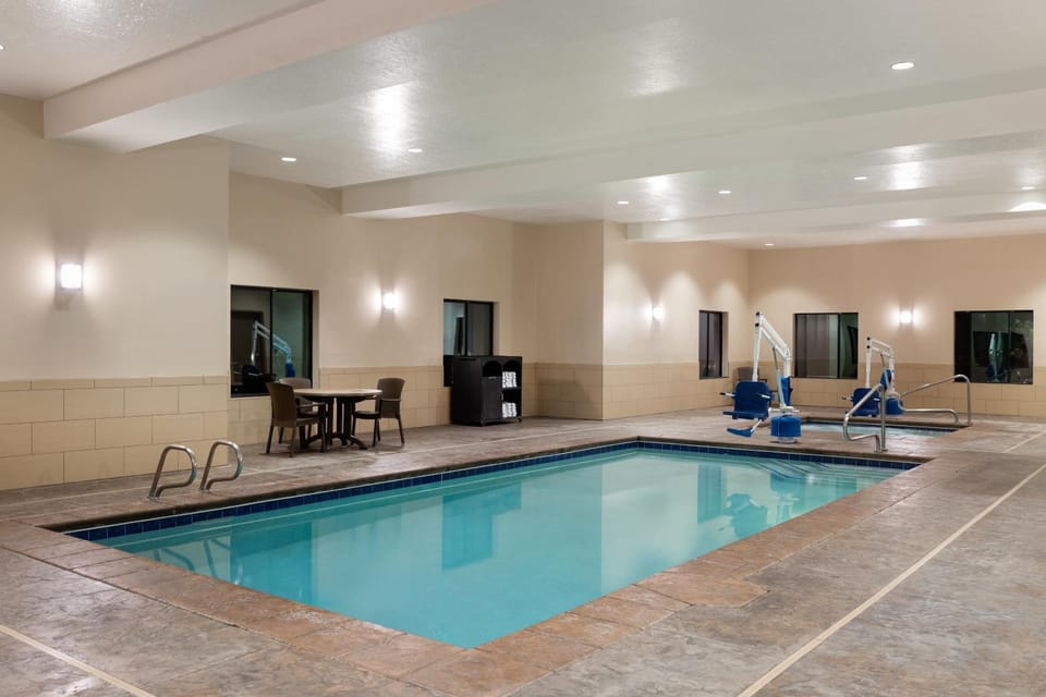 Swimming pool