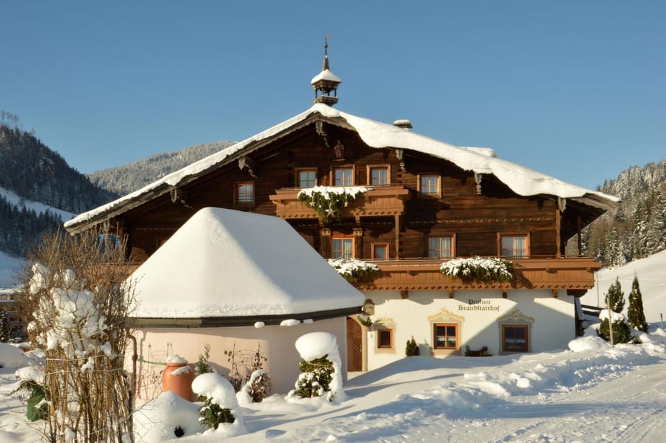 Facade/entrance, Winter