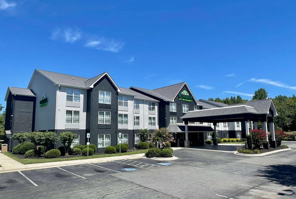 Holiday Inn Express Charlotte Southeast Matthews, an IHG Hotel