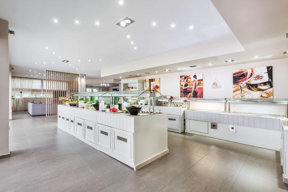 Restaurant/places to eat, Food