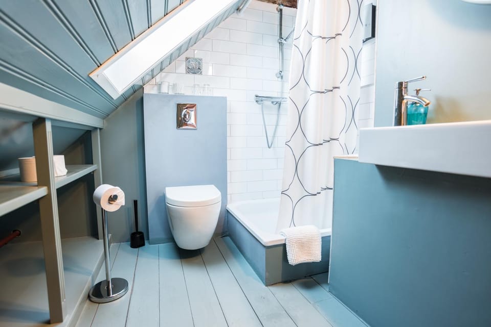 Shower, Toilet, Bathroom