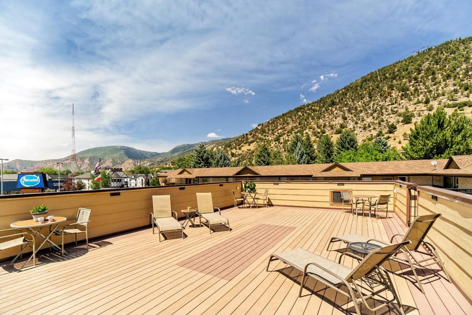 Balcony/Terrace, Mountain view