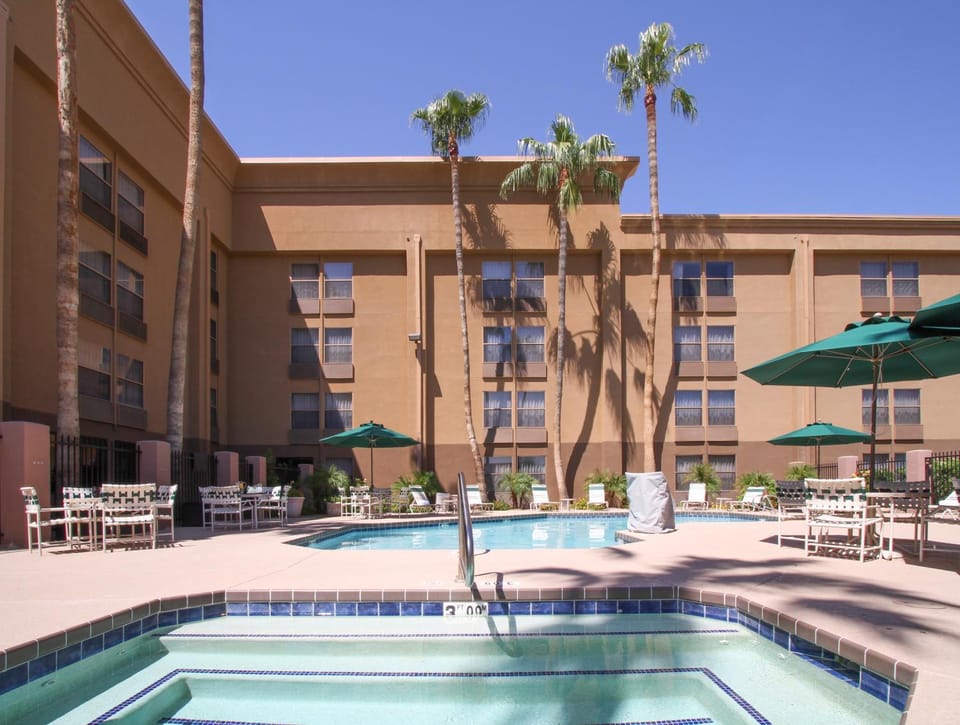 Hot Tub, Swimming pool
