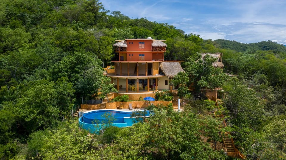 Bird's eye view, Pool view