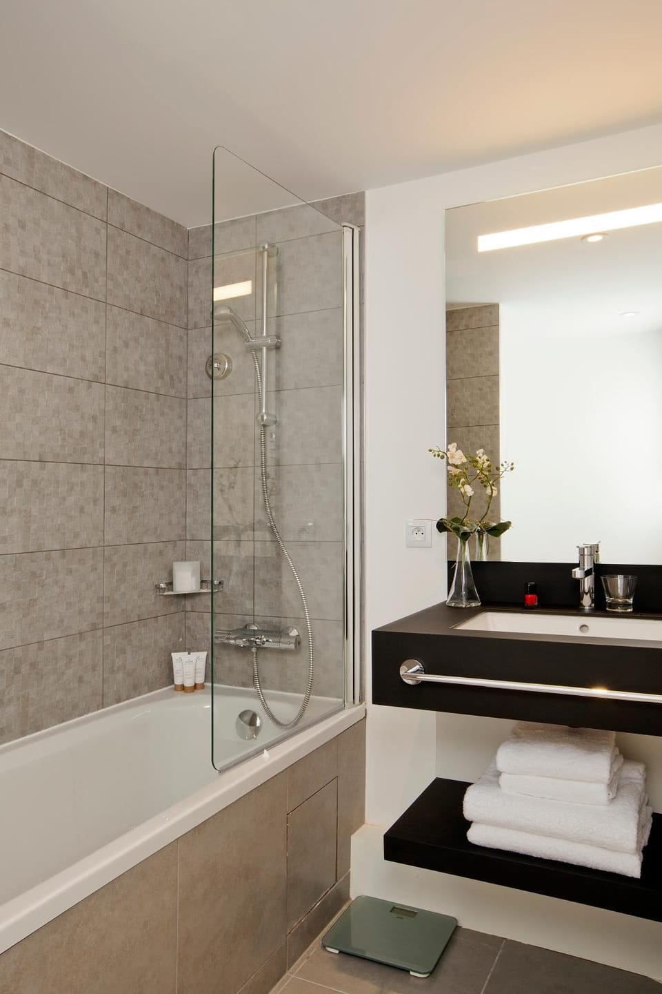 Bathroom, Bath