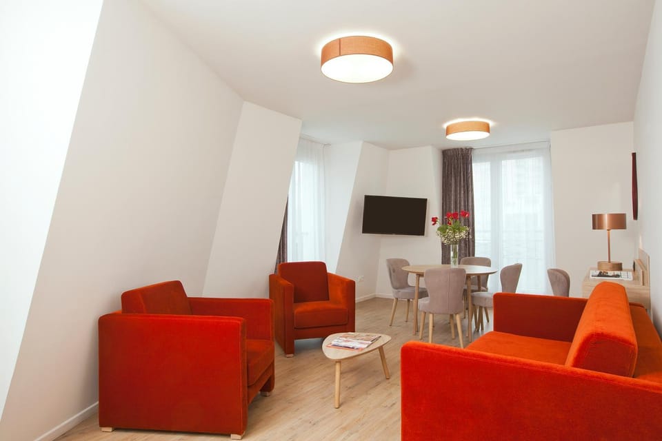 Living room, Seating area