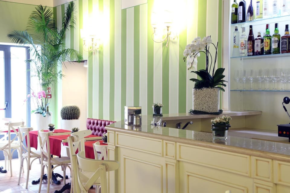 Lounge or bar