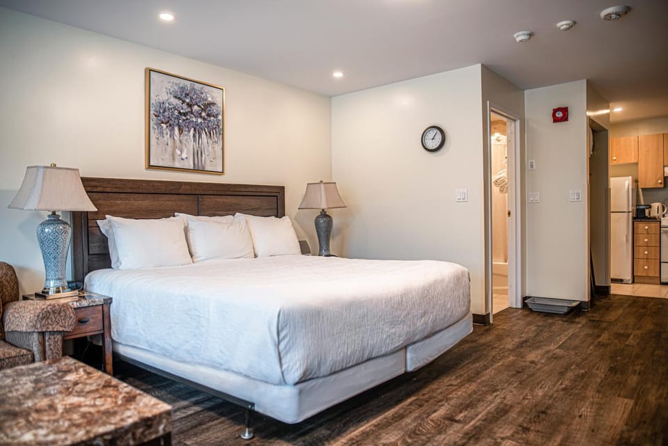 Bed, Photo of the whole room