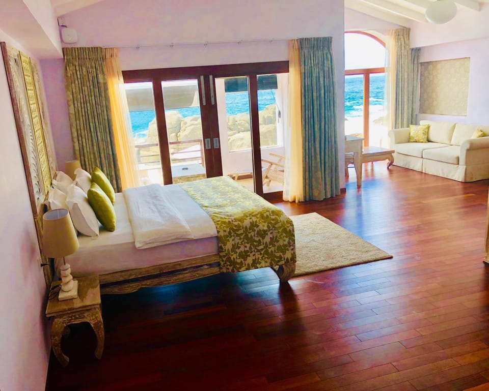 Bed, Sea view