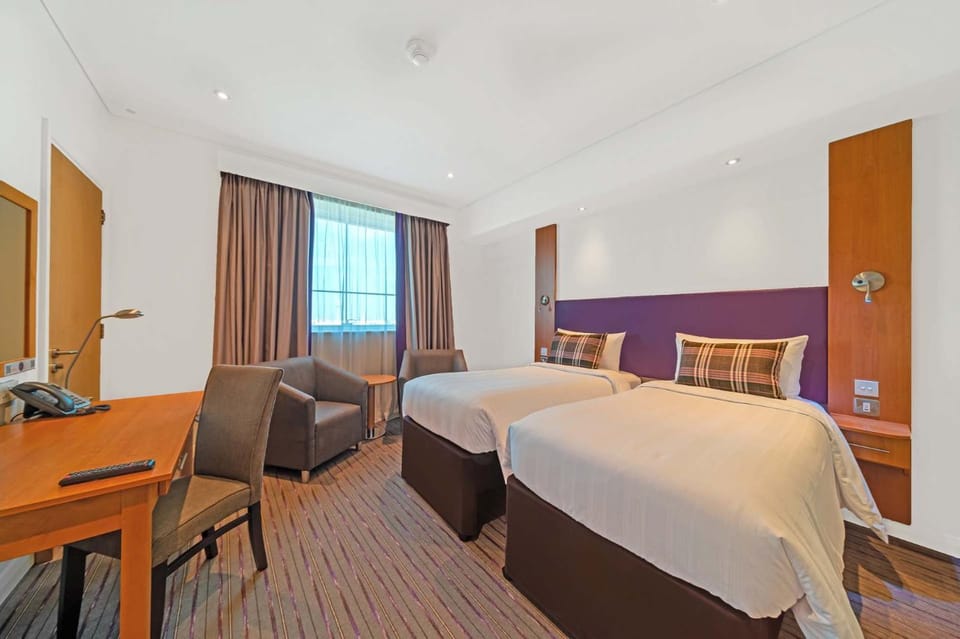 Bed, Seating area, Bedroom