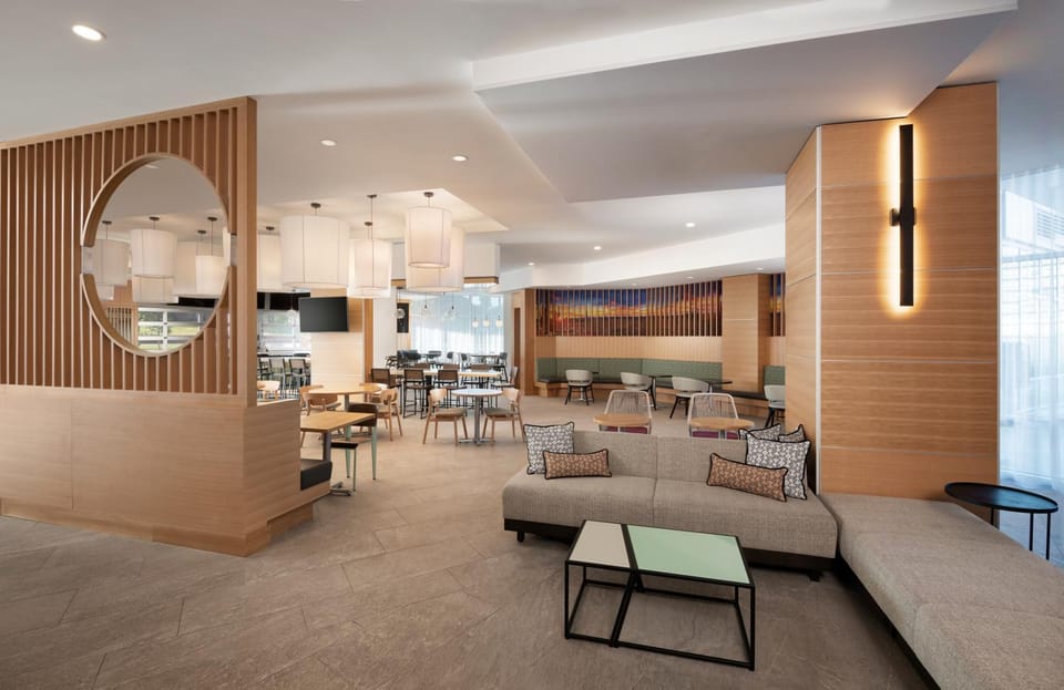 Communal lounge/ TV room, Lobby or reception