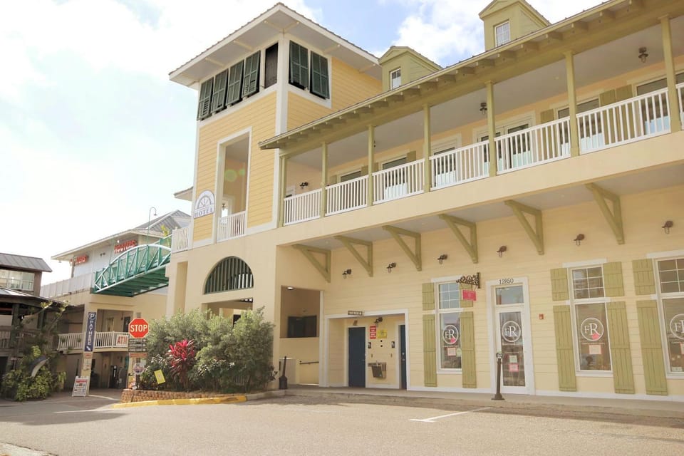 Property building, Facade/entrance
