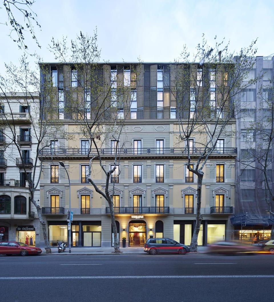 Facade/entrance