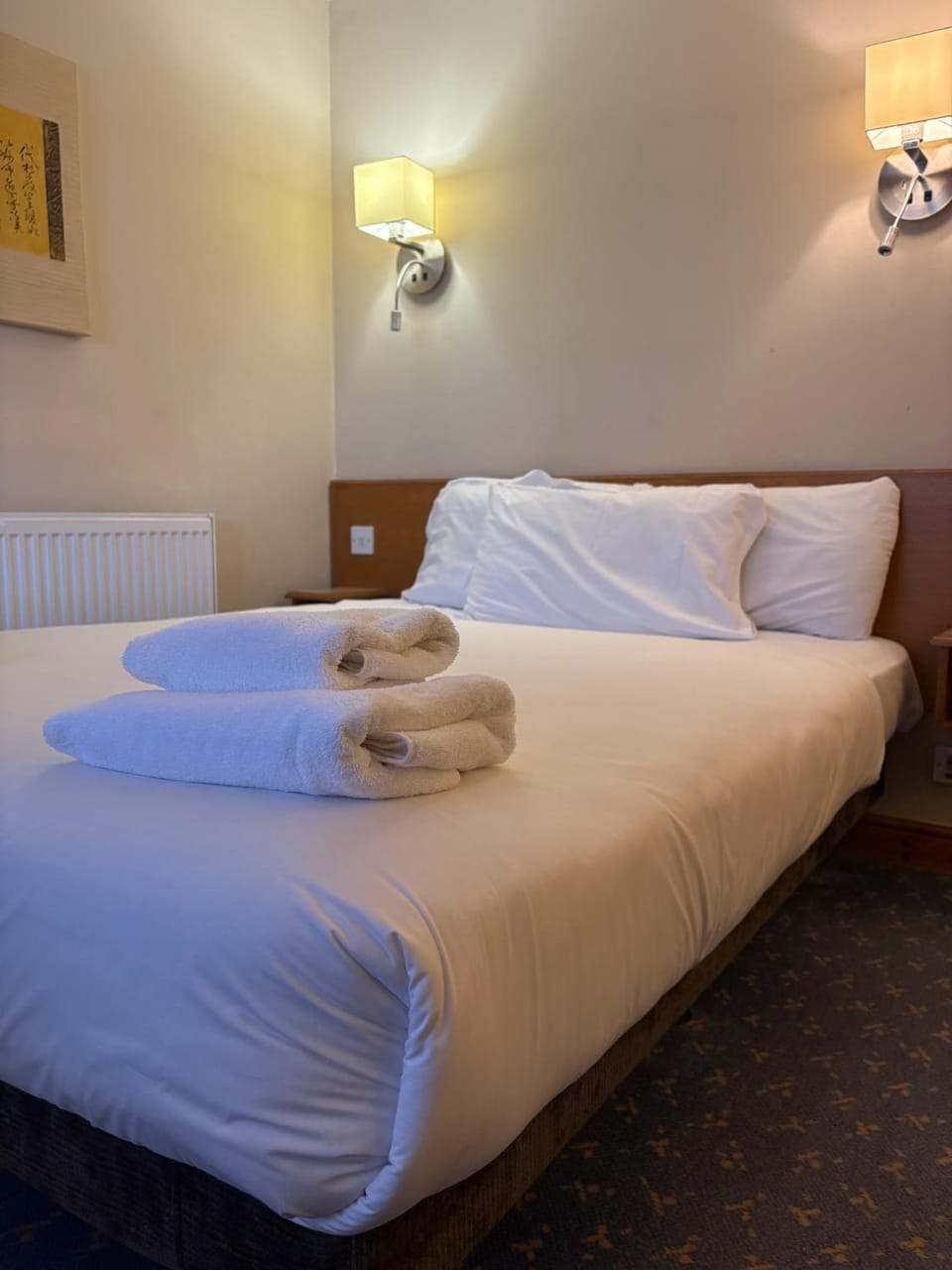Bed, Bedroom, towels