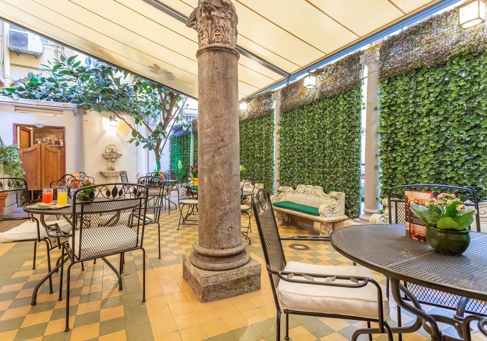 Patio, Garden, Lounge or bar