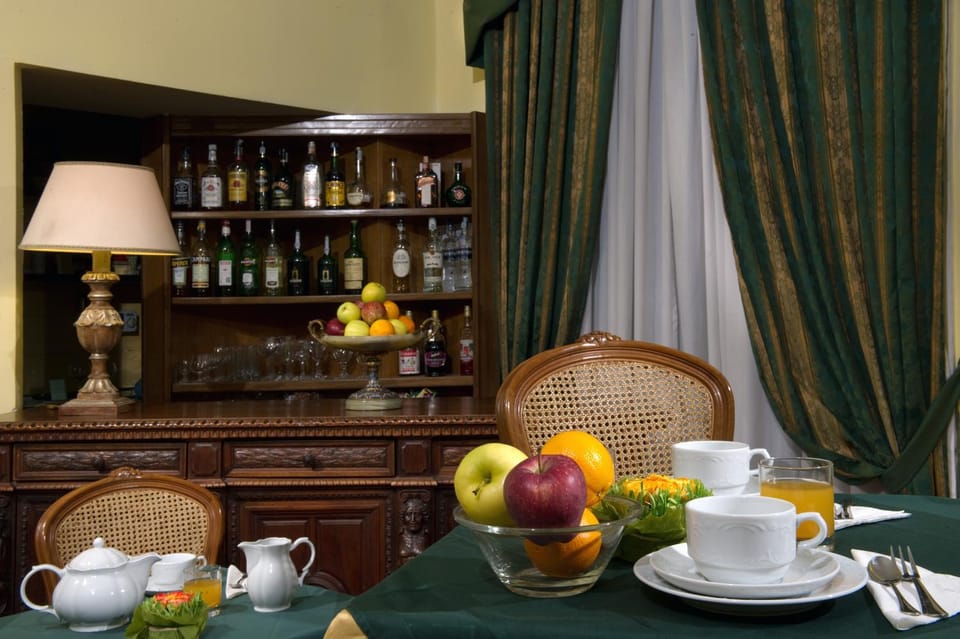 Continental breakfast, Buffet breakfast, Italian breakfast