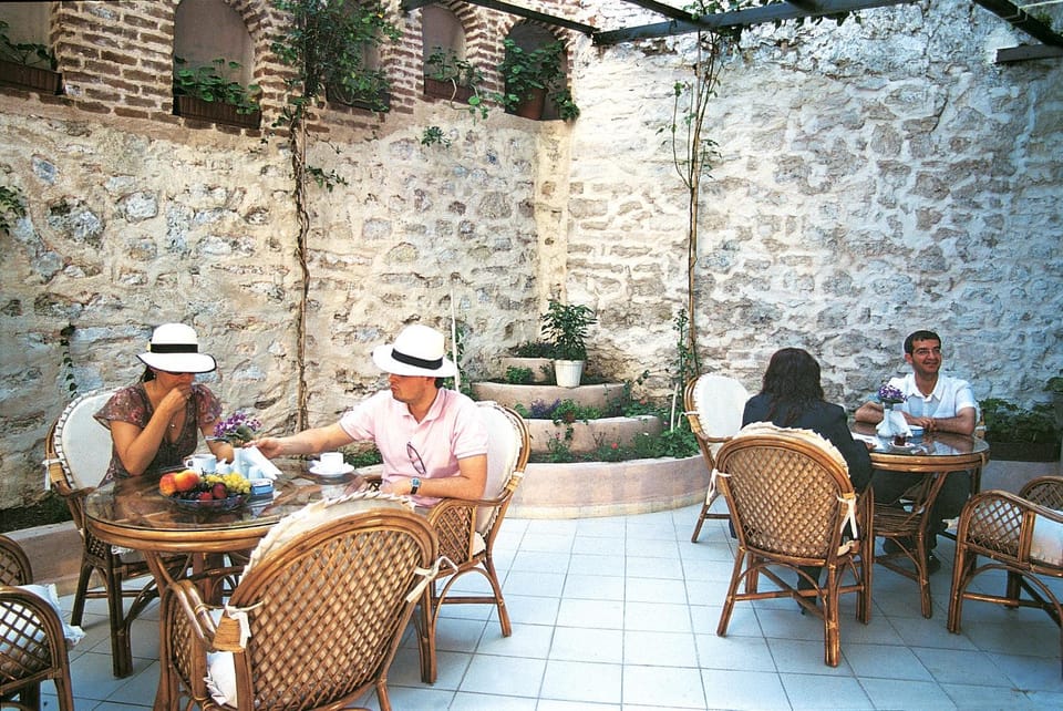 Restaurant/places to eat, Garden