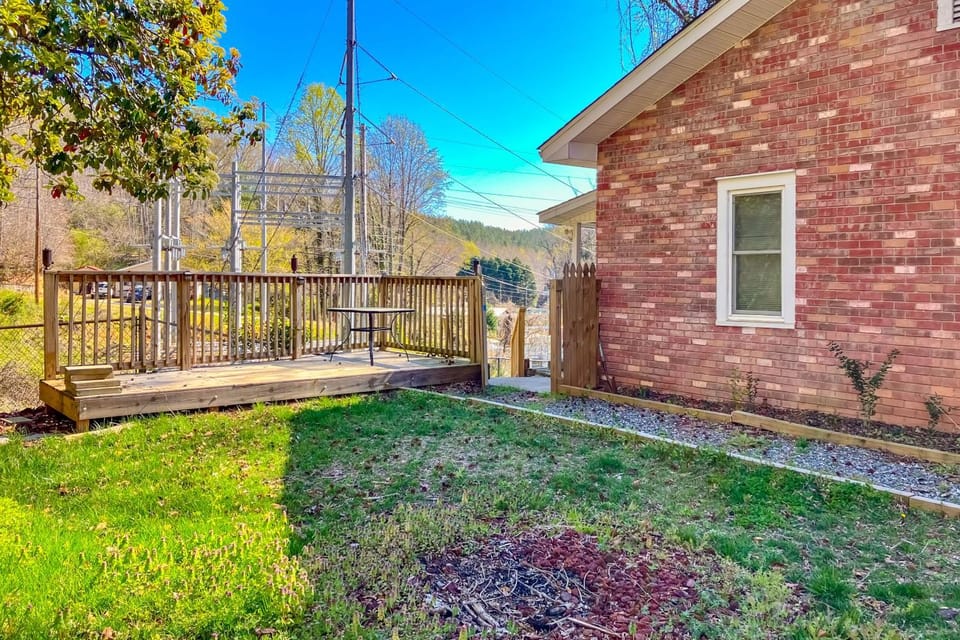 Downtown Tryon B Tryon, NC VacationRenter