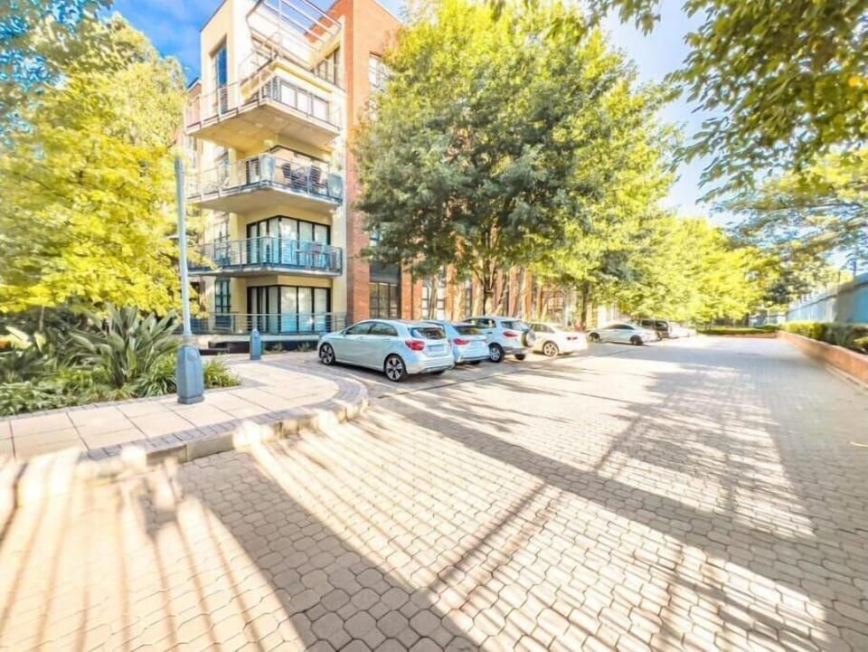 Old House Lane Melrose Boulevard | Sandton | VacationRenter