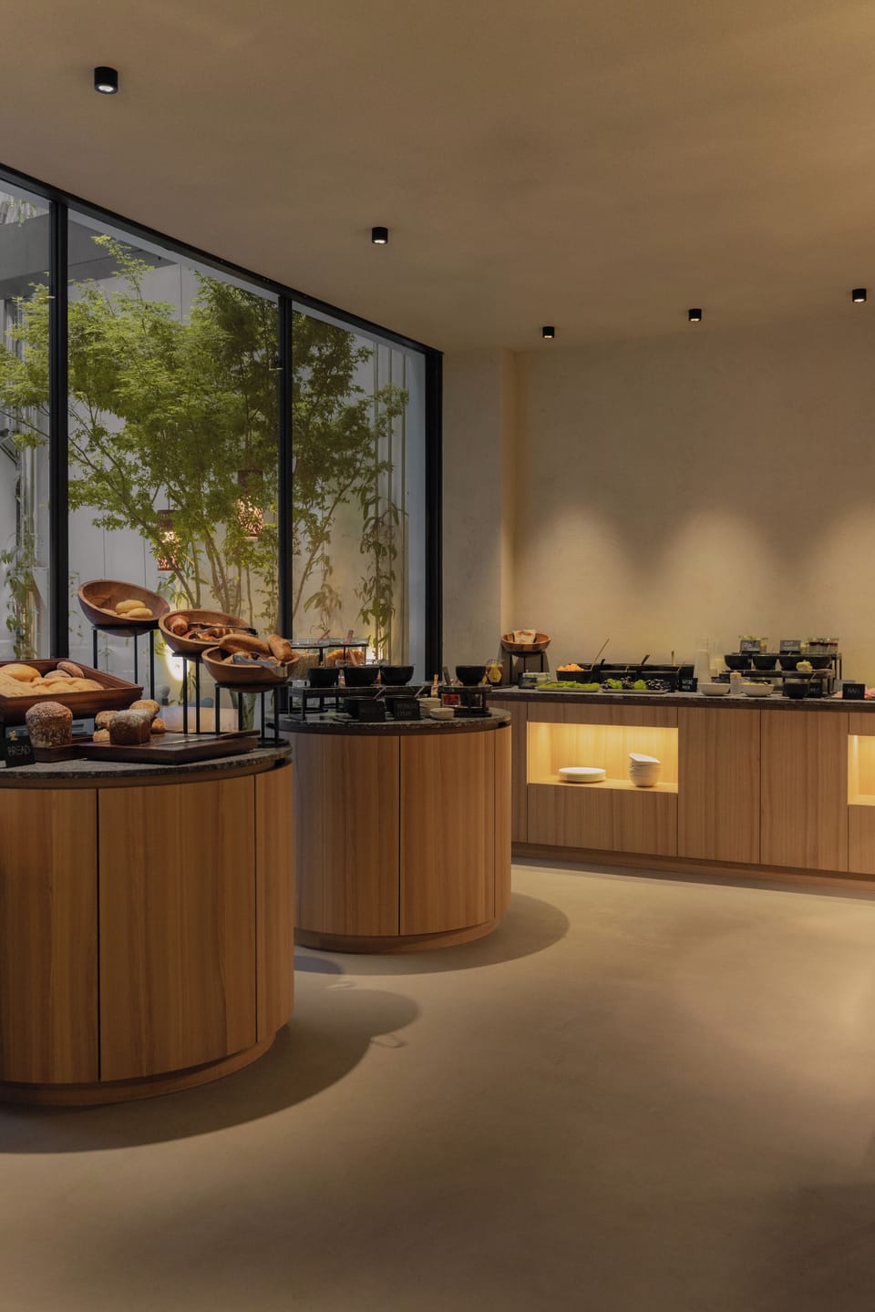 Free daily buffet breakfast