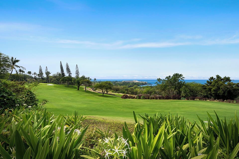 Positioned on the 18th fairway of the Kona Country Club Ocean Golf Course