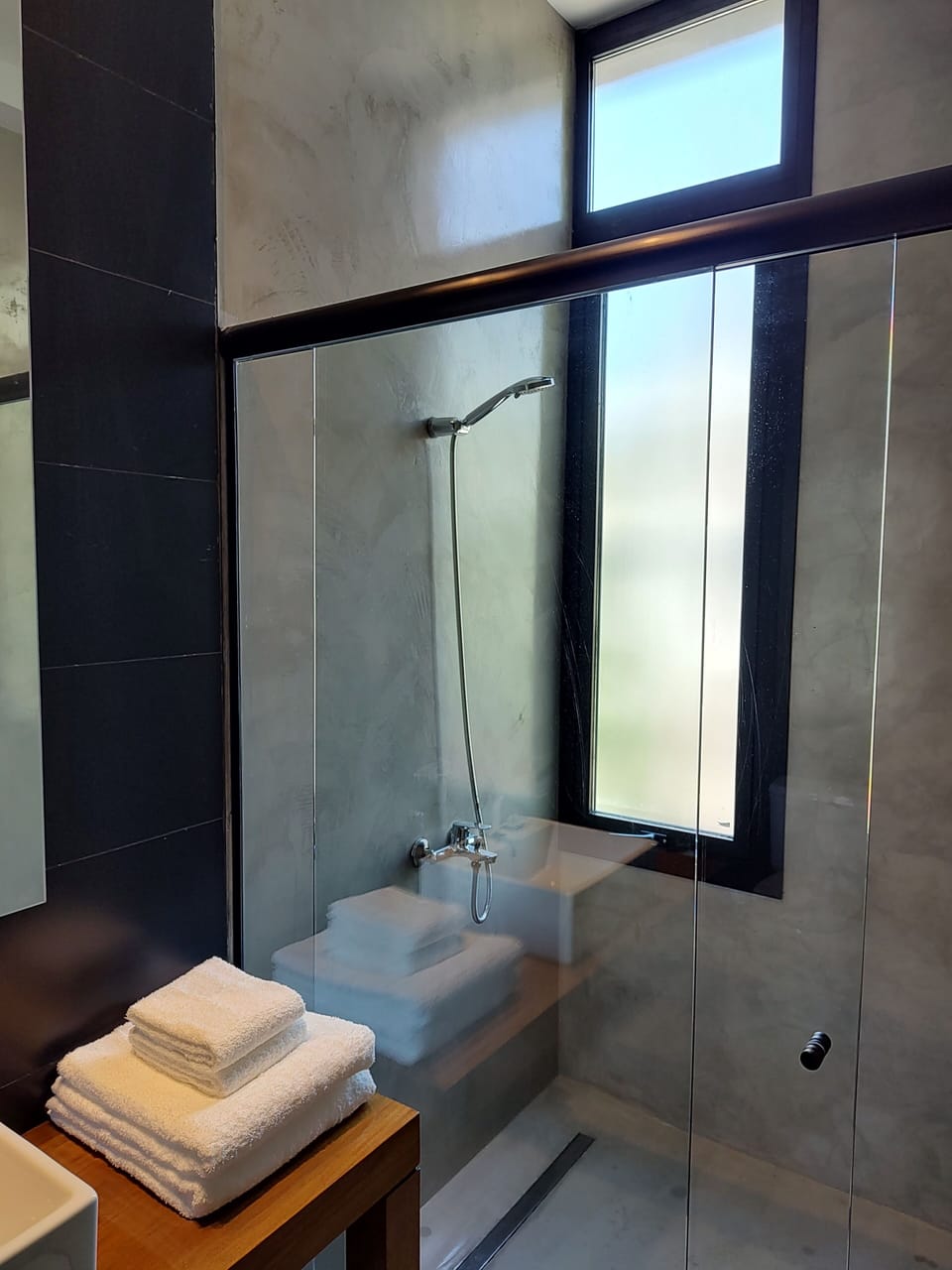 Superior Room | Bathroom shower